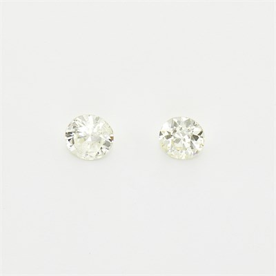 Lot 1673 - Two Unmounted Diamonds