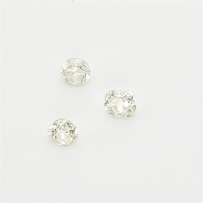 Lot 1683 - Three Unmounted Diamonds