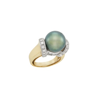 Lot 79 - Gold, Gray Cultured Pearl and Diamond Ring