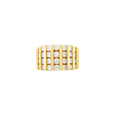 Lot 70 - Gold and Diamond Ring