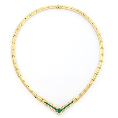 Lot 1917 - Gold, Emerald and Diamond Necklace