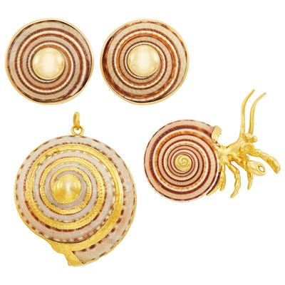 Lot 94 - Group of Gold and Shell Jewelry