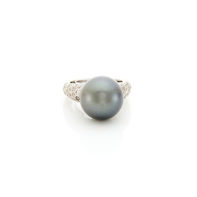 Lot 87 - White Gold, Black Cultured Pearl and Diamond Ring