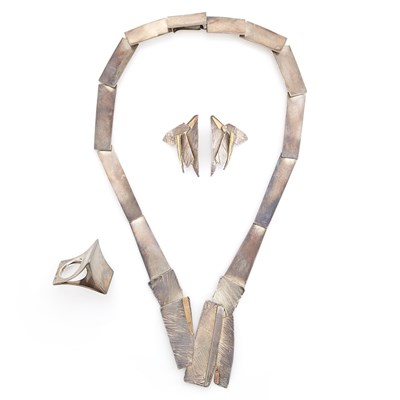 Lot 1822 - Silver Abstract Link Necklace, Pair of Earrings and Ring