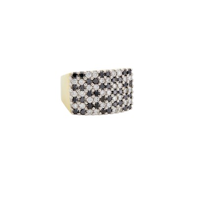 Lot 24 - Two-Color Gold, Diamond and Black Diamond Ring
