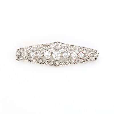 Lot 2021 - Platinum and Diamond Brooch