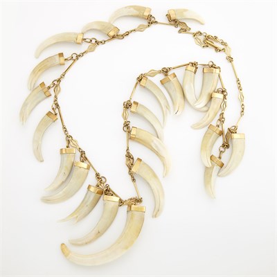 Lot 1554 - Gold Talon Necklace