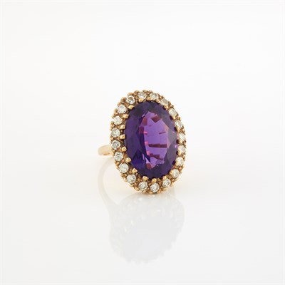 Lot 1979 - Gold, Amethyst and Diamond Ring