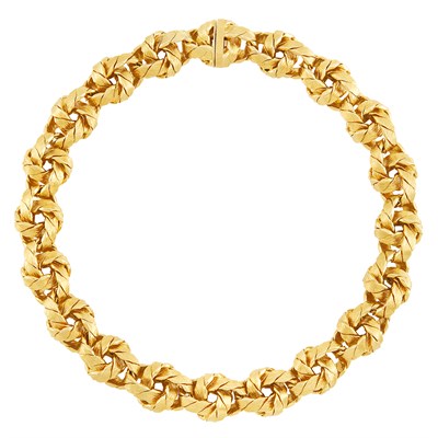 Lot 109 - Gold Knot Link Necklace