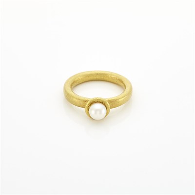 Lot 1044 - Gold and Cultured Pearl Ring, Linda Lee Johnson