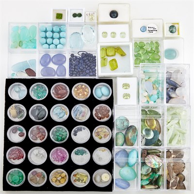 Lot 1093 - Group of Unmounted Colored Stones