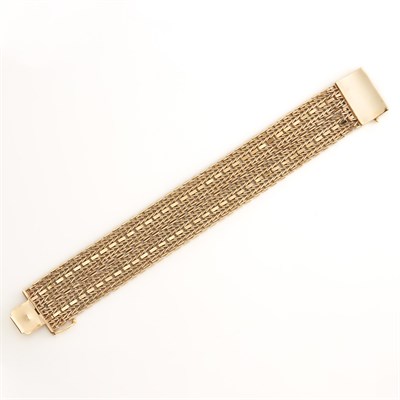 Lot 2098 - Gold Mesh Bracelet