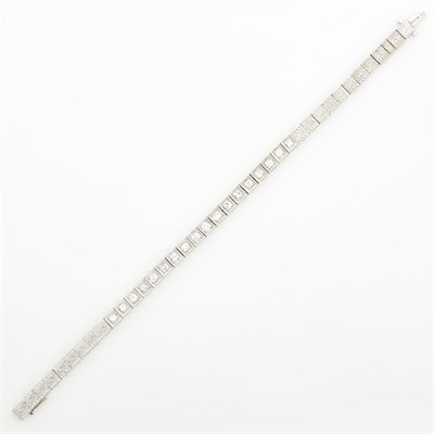 Lot 2020 - Platinum, White Gold and Diamond Line Bracelet