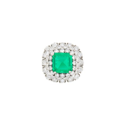 Lot 314 - Platinum, Emerald and Diamond Ring