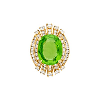 Lot 770 - Gold, Peridot and Diamond Ring