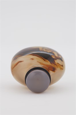 Lot 210 - Chinese Agate Snuff Bottle 18th/19th Century...