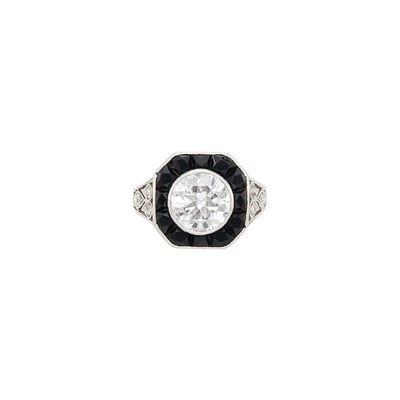 Lot 327 - Platinum, Diamond and Black Onyx Ring