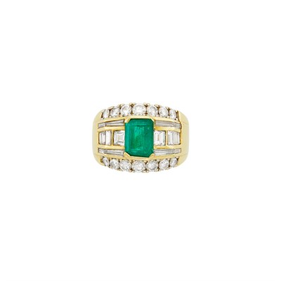 Lot 264 - Wide Gold, Emerald and Diamond Ring