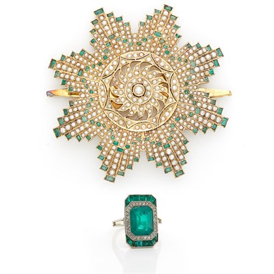 Lot 1665 - White Gold, Platinum, Gold, Simulated Emerald, Emerald, Pearl and Diamond Ring and Brooch