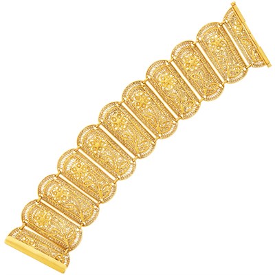 Lot 309 - Gold Floral Filigree Link Bracelet