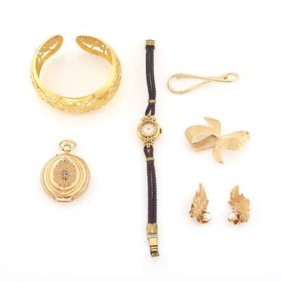Lot 1575 - Group of Gold Jewelry