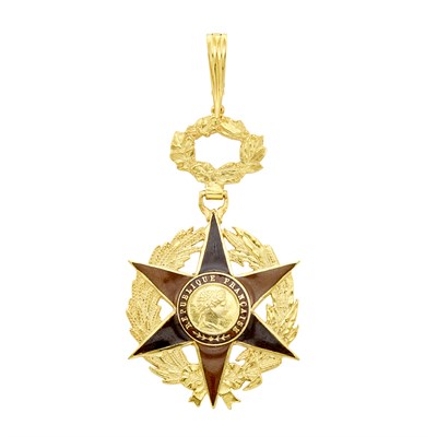 Lot 354 - Gold and Brown Enamel 'Republique Francaise' Medallion Pendant