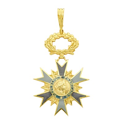 Lot 309 - Gold and Gray Enamel 'Republique Francaise' Medallion Pendant