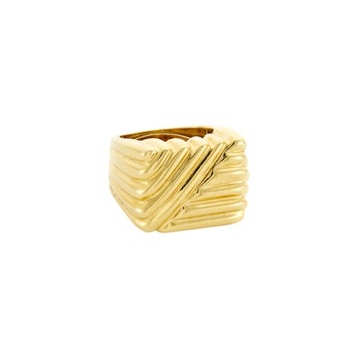 Lot 11 - Gold Ring