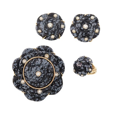 Lot 67 - Snowflake Agate, Gold and Diamond Flower Pendant-Brooch, Pair of Earclips and Ring