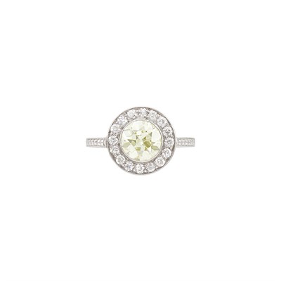 Lot 780 - Platinum and Diamond Ring