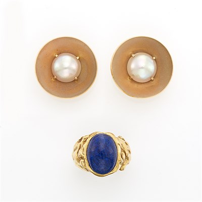 Lot 1636 - Gold and Lapis Ring with Pair of Gold and Mabé Pearl Earrings