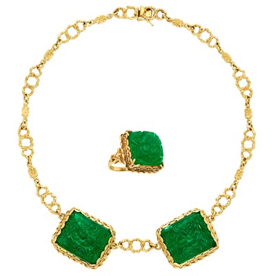 Lot 324 - Gold and Carved Emerald Chain Necklace and Ring