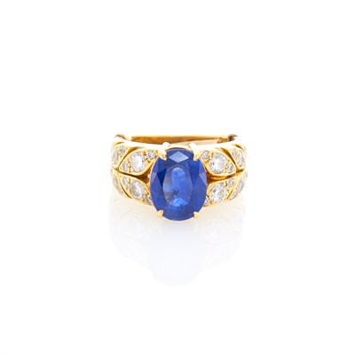 Lot 47 - Gold, Sapphire and Diamond Ring
