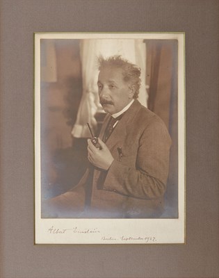 Lot 175 - EINSTEIN, ALBERT Photograph signed on the...
