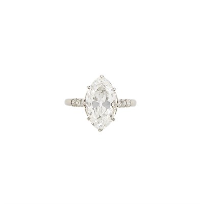 Lot 201 - Platinum and Diamond Ring