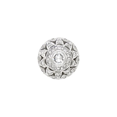 Lot 537 - White Gold and Diamond Ring