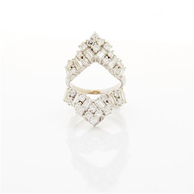 Lot 1476 - White Gold and Diamond Ring Jacket