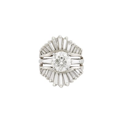 Lot 517 - Platinum, White Gold and Diamond Ring