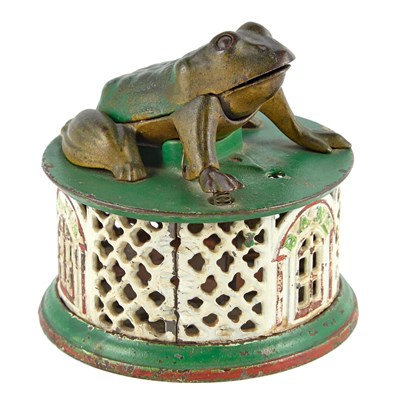 Lot 16 - Frog on Round Base with Lattice Work J & E...