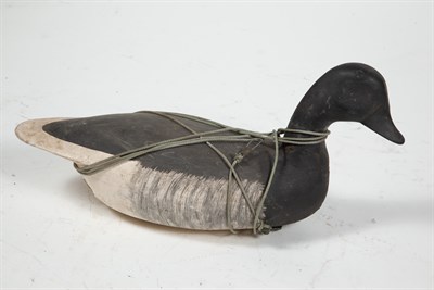 Lot 197 - BRANT GOOSE DECOY Carved and painted decoy of...
