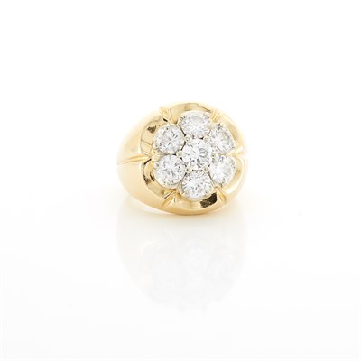 Lot 1297 - Gold and Diamond Flower Ring