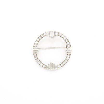 Lot 1001 - Platinum and Diamond Circle Brooch