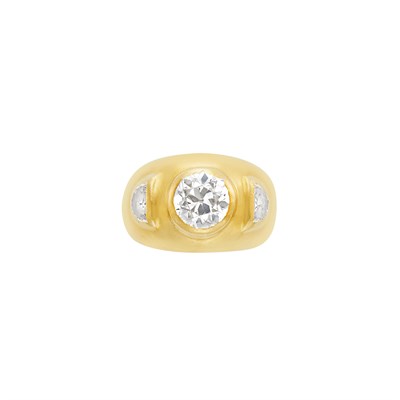 Lot 29 - Gold and Diamond Gypsy Ring