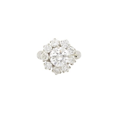 Lot 520 - White Gold and Diamond Ring