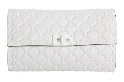 Lot 853 - Valentino White Quilted Rockstud Bag