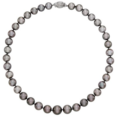 Lot 224 - Multicolored Gray Cultured Pearl Necklace with White Gold Clasp