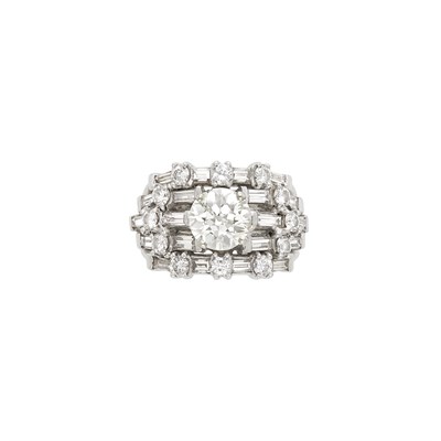 Lot 586 - Platinum and Diamond Ring