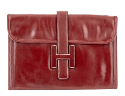 Lot 596 - Hermès Rouge Calf Box Leather Jige MM Clutch