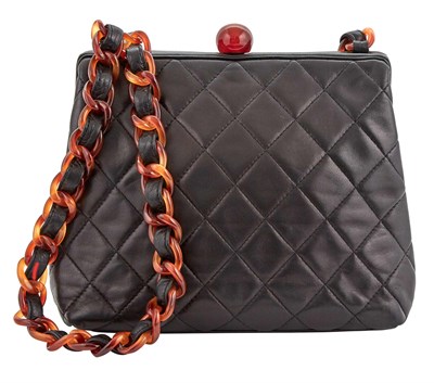 Lot 472 - Chanel Black Quilted Leather and Faux Tortoise Chain Shoulder Bag