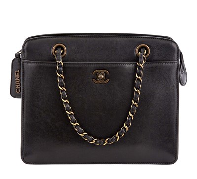 Lot 494 - Chanel Black Leather Small Chain Bag